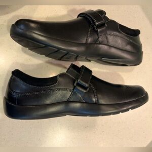 Leather Barefoot Freedom by Drew. Womens 10. Black. Like new.